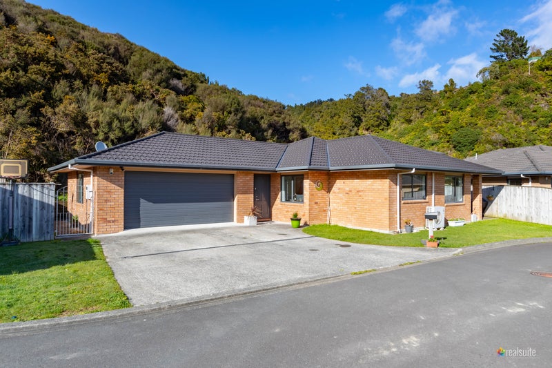 25 Aragon Grove, Kingsley Heights, Upper Hutt - Carousel 1