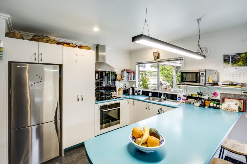 119A Kenilworth Road, Mayfair, Hastings - Carousel 2