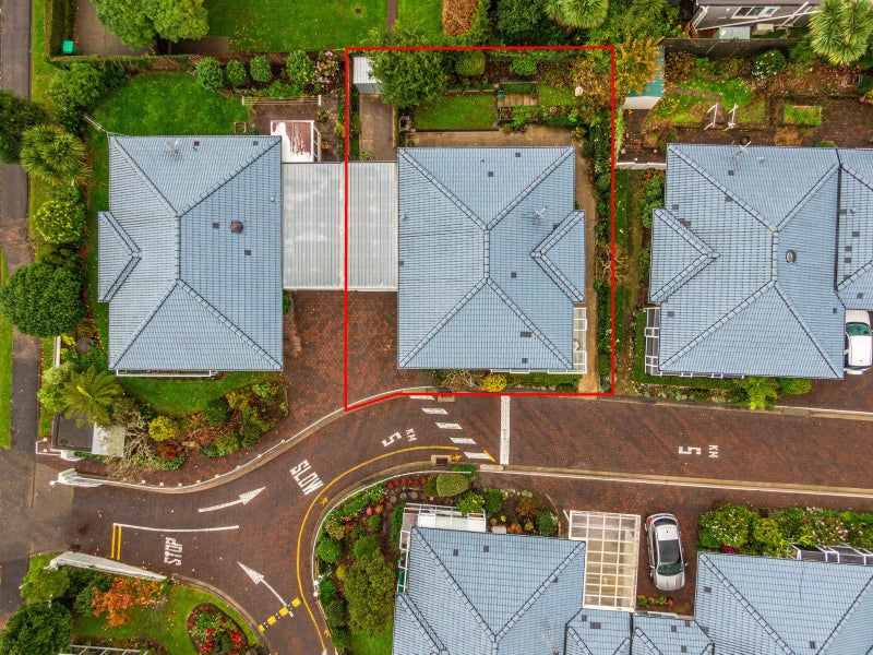 2/10 Gerard Way, Meadowbank, Auckland - Carousel 16