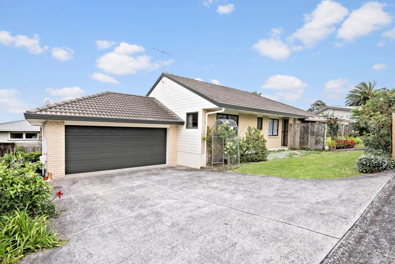 6 Lantana Road, Green Bay, Auckland - Carousel 2