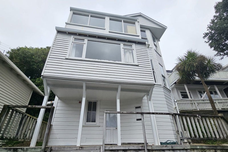 37 Raroa Road, Kelburn, Wellington - Carousel 1