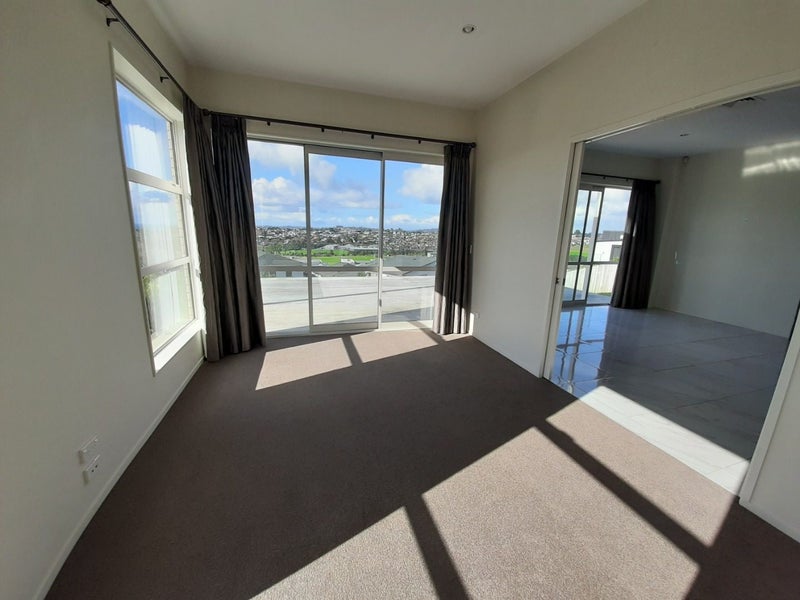 12 Butler Stoney Crescent, Silverdale, Silverdale - Carousel 2