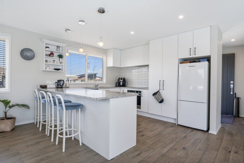 3 Jeffs Way, Papamoa Beach, Papamoa - Carousel 2