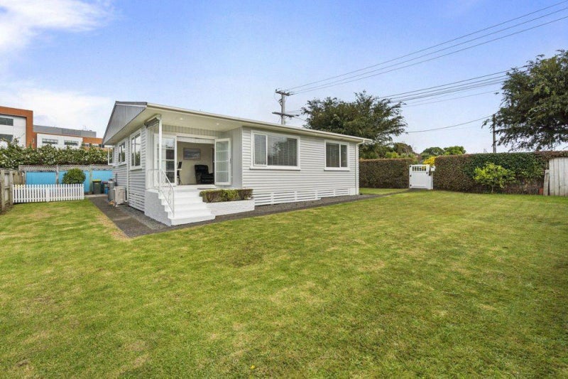 51 Lyn Street, Lynmouth, New Plymouth - Carousel 2