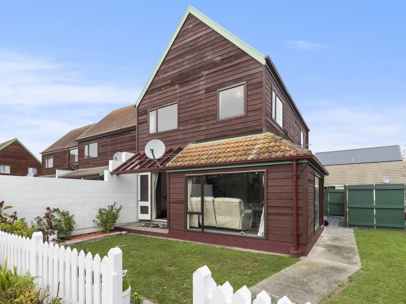 10/17U Randwick Crescent, Moera, Lower Hutt - Carousel 2