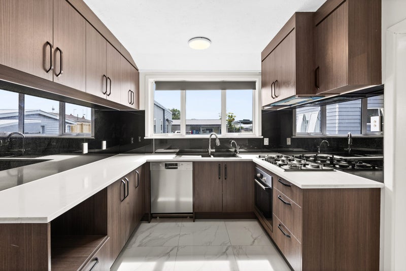 15A Shackleton Street, Maraenui, Napier - Carousel 1