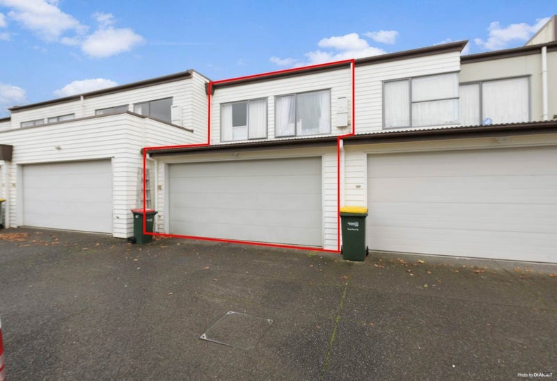 12 Figaro Crescent, Takanini, Auckland - Carousel 2