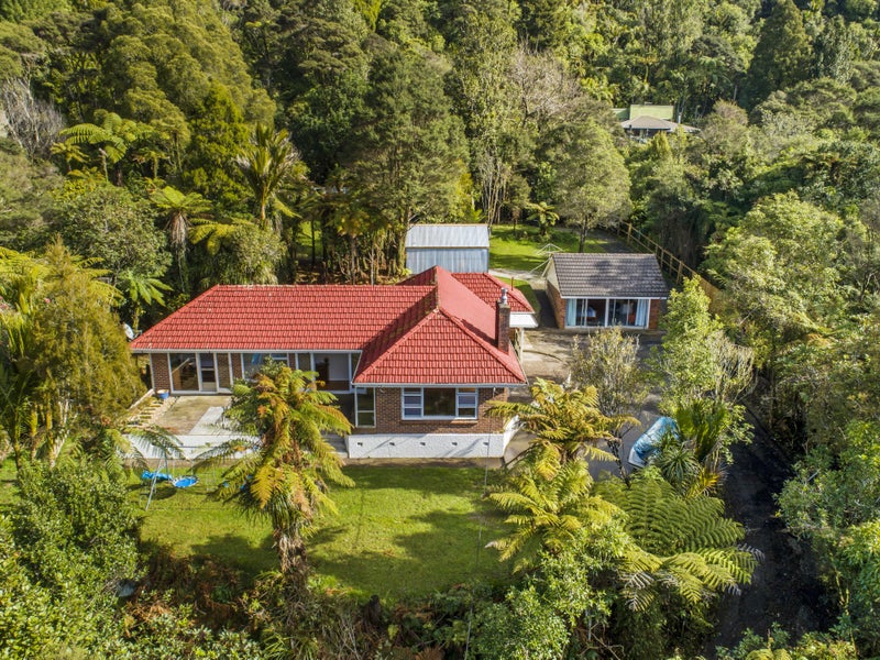 408B Scenic Drive, Waiatarua, Auckland - Carousel 2