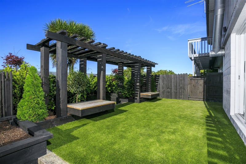 1/83 Coronation Road, Hillcrest, Auckland - Carousel 1
