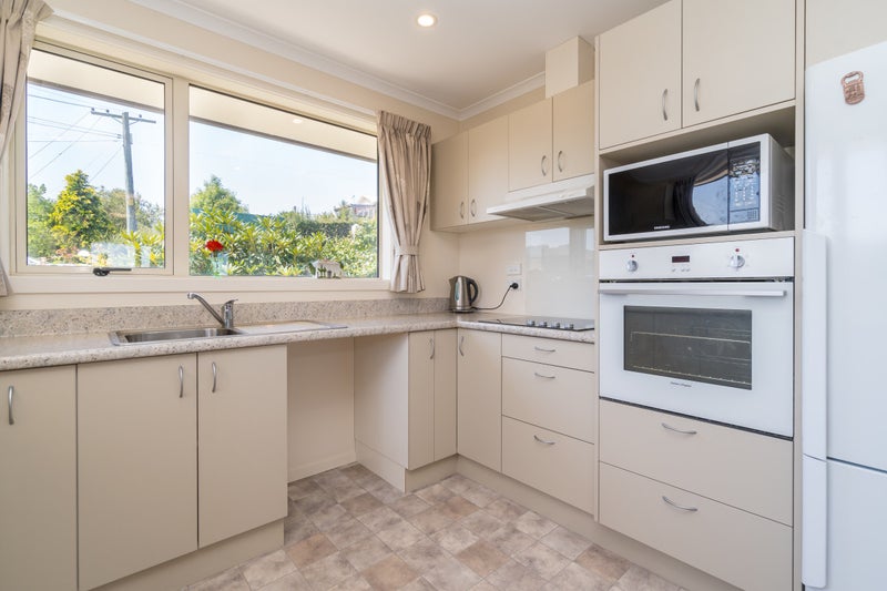 3 Loudon Street, Green Island, Dunedin - Carousel 2