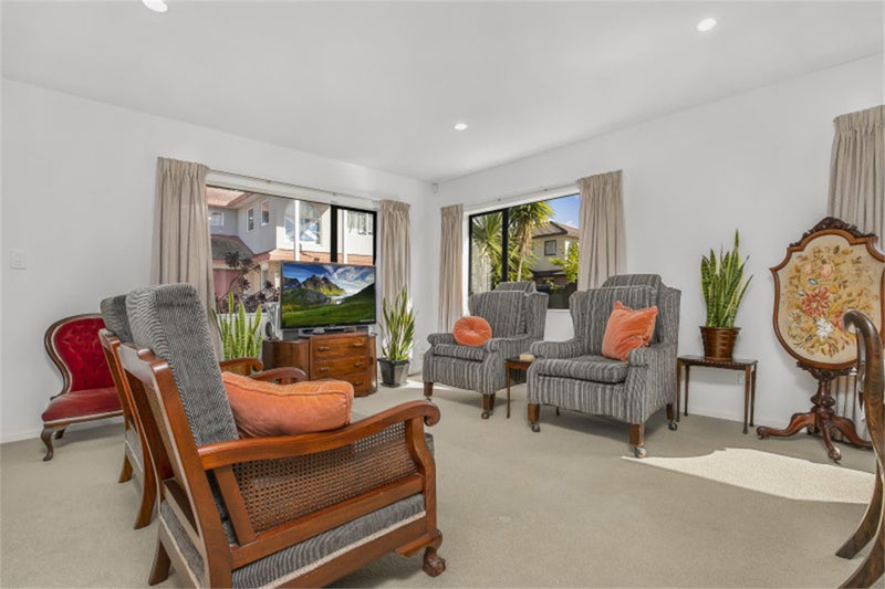 6/0 Luke Street East, Otahuhu, Auckland - Carousel 2