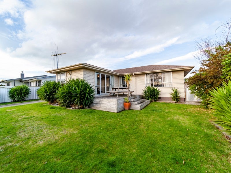 5 Robinson Crescent, Tamatea, Napier - Carousel 1