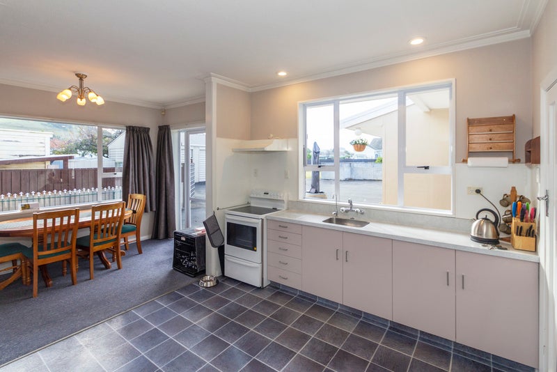 18 Frome Street, Oamaru North, Oamaru - Carousel 2