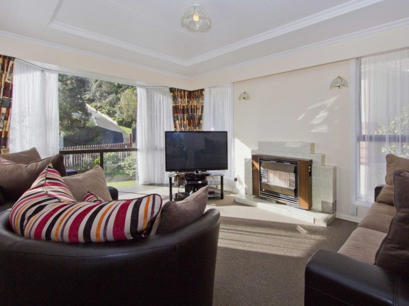 196 Rata Street, Naenae, Lower Hutt - Carousel 2