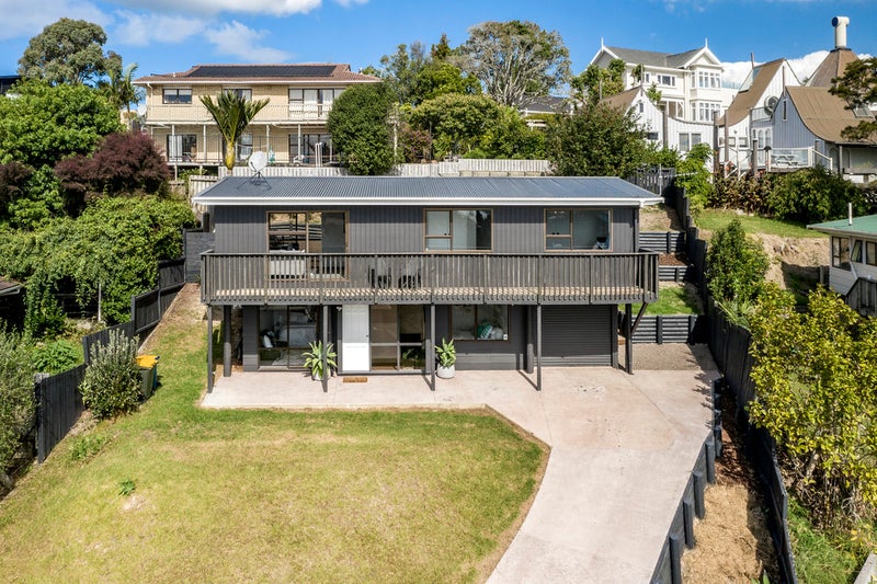 14 Telstar Place, Beach Haven, Auckland - Carousel 1