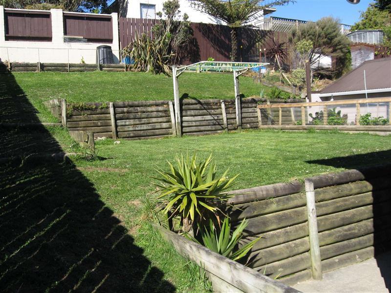 17 Mossburn Grove, Kelson, Lower Hutt - Carousel 9