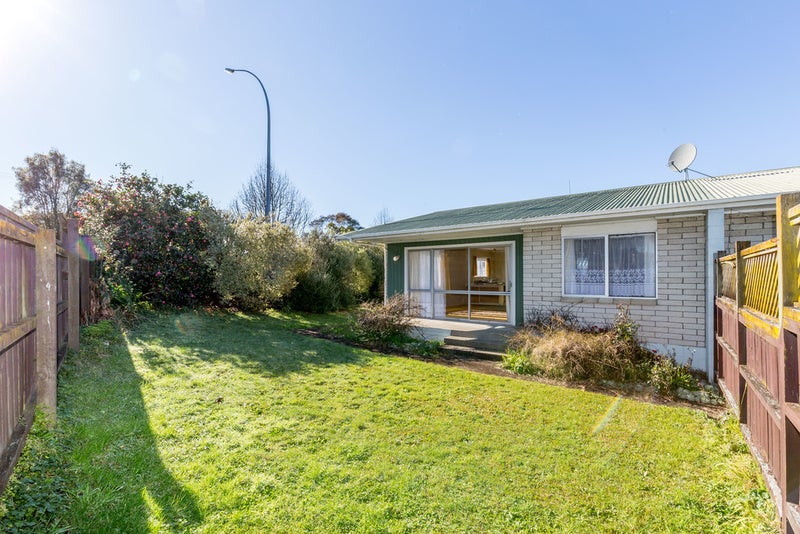 11B Lorraine Place, Glenview, Hamilton - Carousel 2