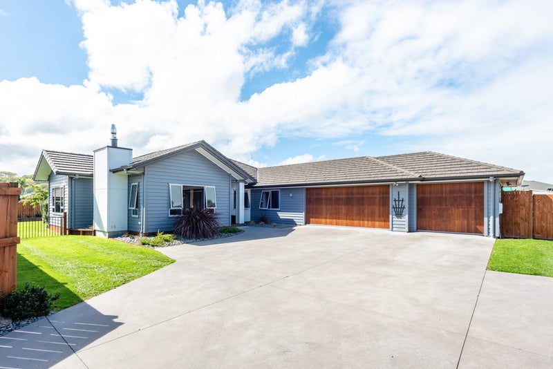 13 Fisher Place, Lytton West, Gisborne - Carousel 1