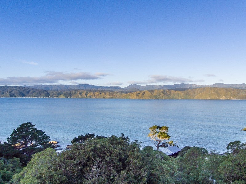 58A Nevay Road, Karaka Bays, Wellington - Carousel 2