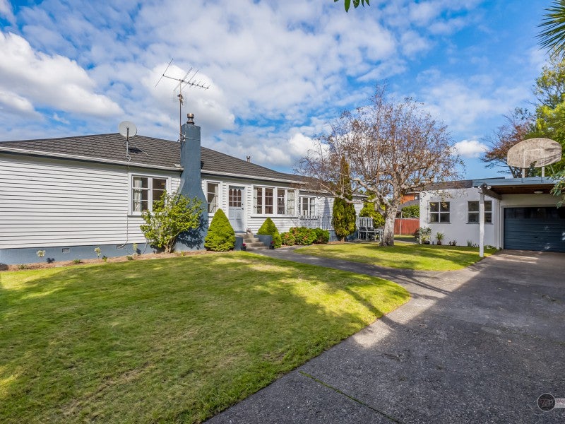 6 Edwin Street, Belmont, Lower Hutt - Carousel 1