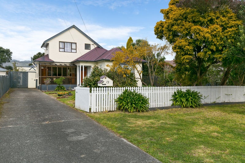 13 St James Avenue, Boulcott, Lower Hutt - Carousel 2