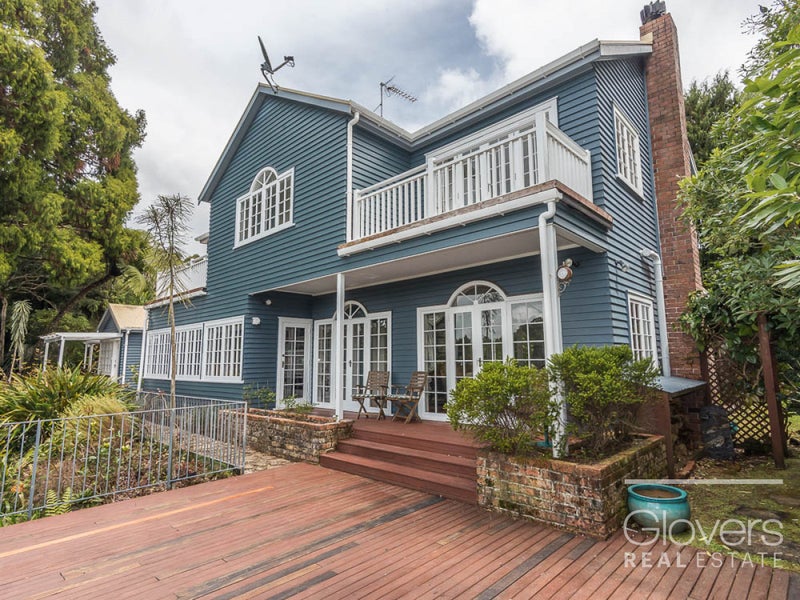 467 Scenic Drive, Waiatarua, Auckland - Carousel 1