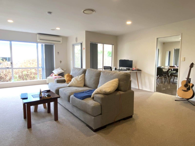 45 Mandeville Place, Unsworth Heights, Auckland - Carousel 2