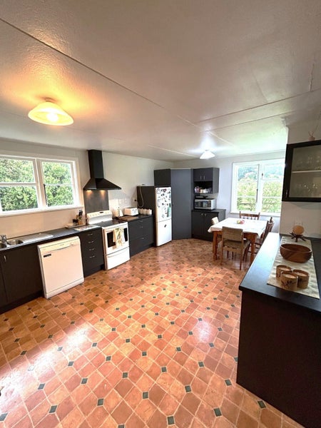 250 North Road, Papakura - Carousel 2