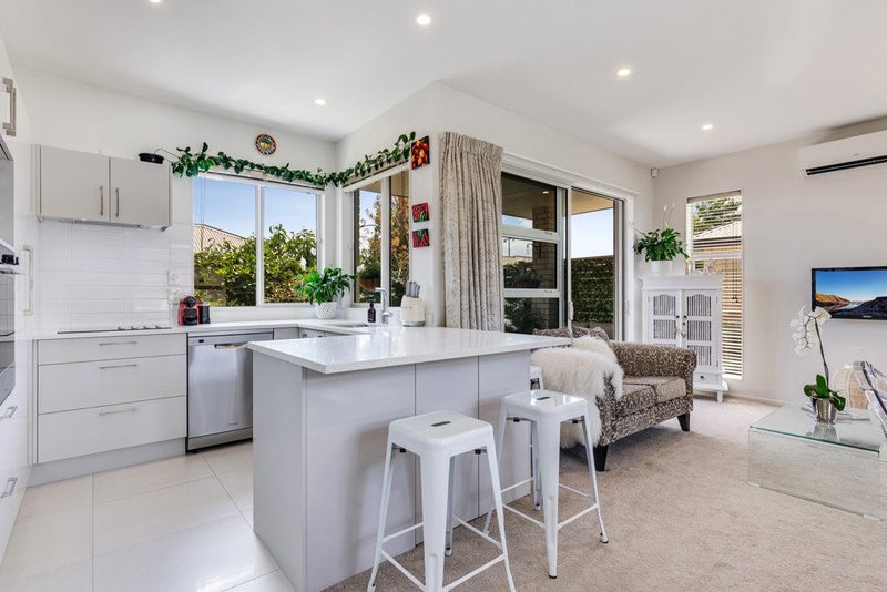 4 Howden Lane, Golflands, Auckland - Carousel 2