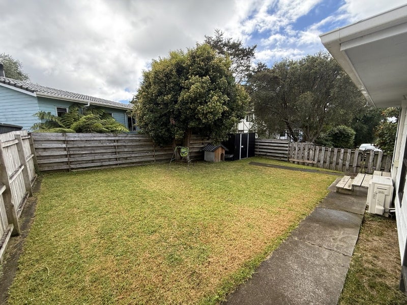 2/14 Moxham Grove, Massey, Auckland - Carousel 11