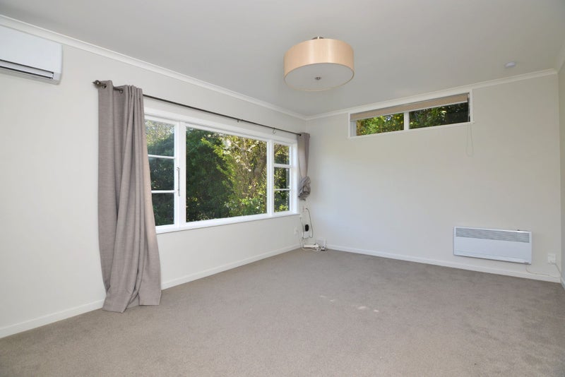 35 Seaview Terrace, Northland, Wellington - Carousel 3