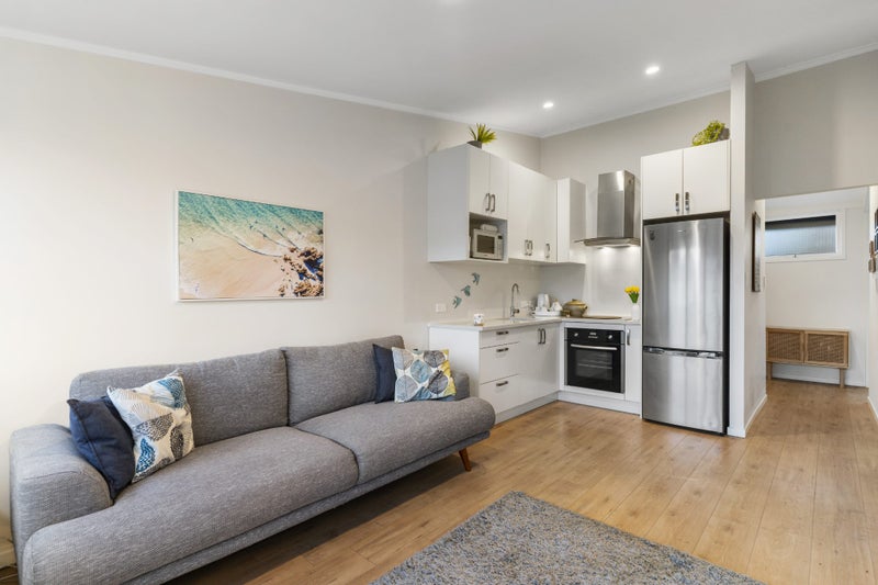 7/11 Don Croot Street, Western Springs, Auckland - Carousel 1