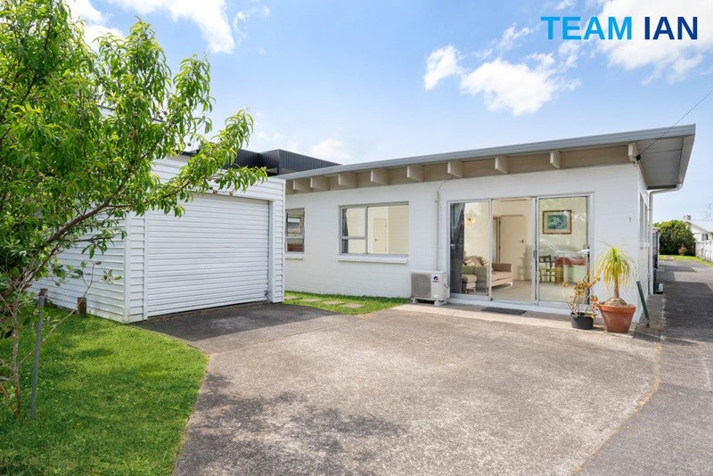 1/32 Canal Road, Avondale, Auckland - Carousel 1