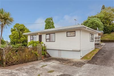 39B Whitney Street, New Windsor, Auckland - Carousel 1