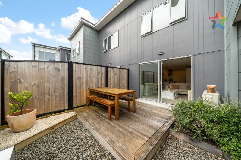 23B Barber Grove, Moera, Lower Hutt - Carousel 2