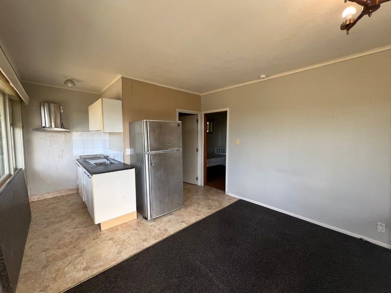29 Awaroa Road, Sunnyvale, Auckland - Carousel 2