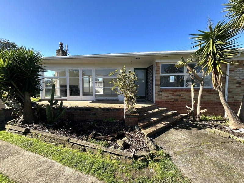 6 Dolphin Street, Pakuranga, Auckland - Carousel 1