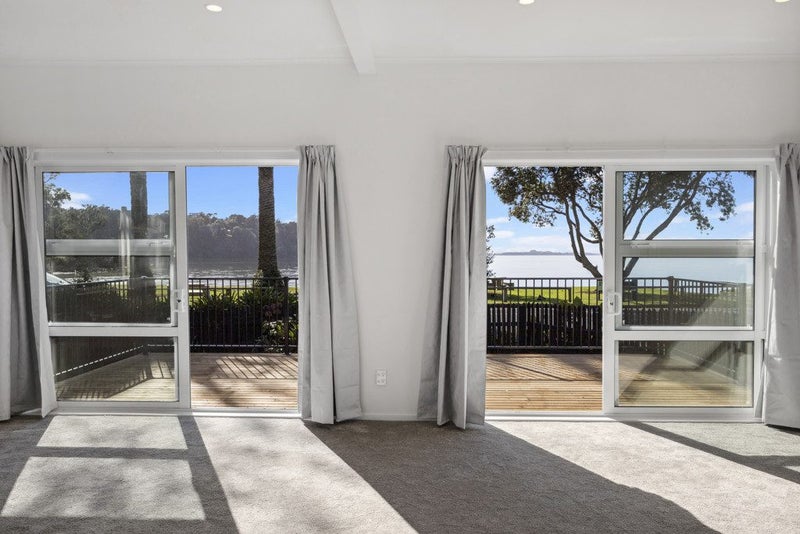 2 Western Road, Laingholm, Auckland - Carousel 2