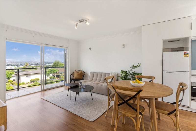 4/9 Strong Street, St Johns, Auckland - Carousel 2