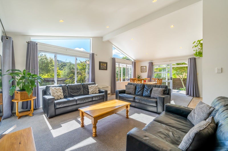 30 Longfellow Street, Trentham, Upper Hutt - Carousel 2