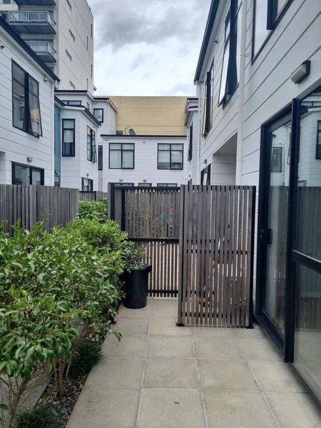 5/5 Ebor Street, Te Aro, Wellington - Carousel 2