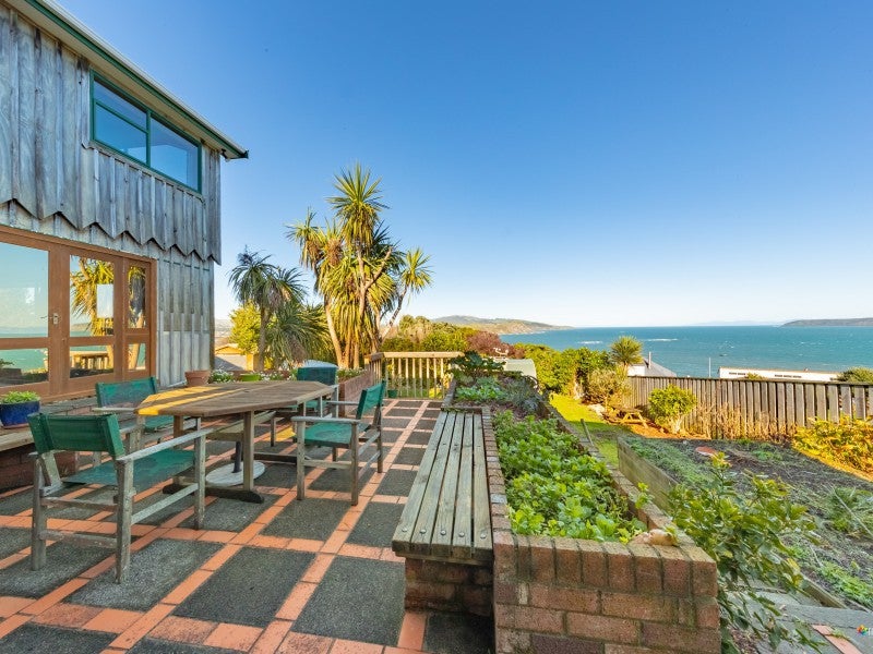 128 Motuhara Road, Plimmerton, Porirua - Carousel 1