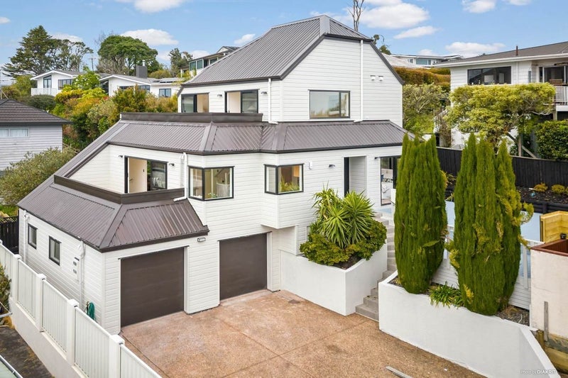 10 Copperfield Terrace, Mellons Bay, Auckland - Carousel 2