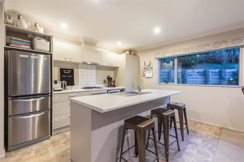 14 Moonraker Place, Whitby, Porirua - Carousel 2