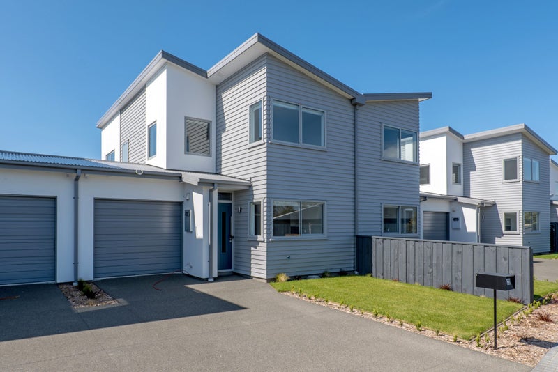 21 Kakapo Lane, Redwood, Christchurch - Carousel 1