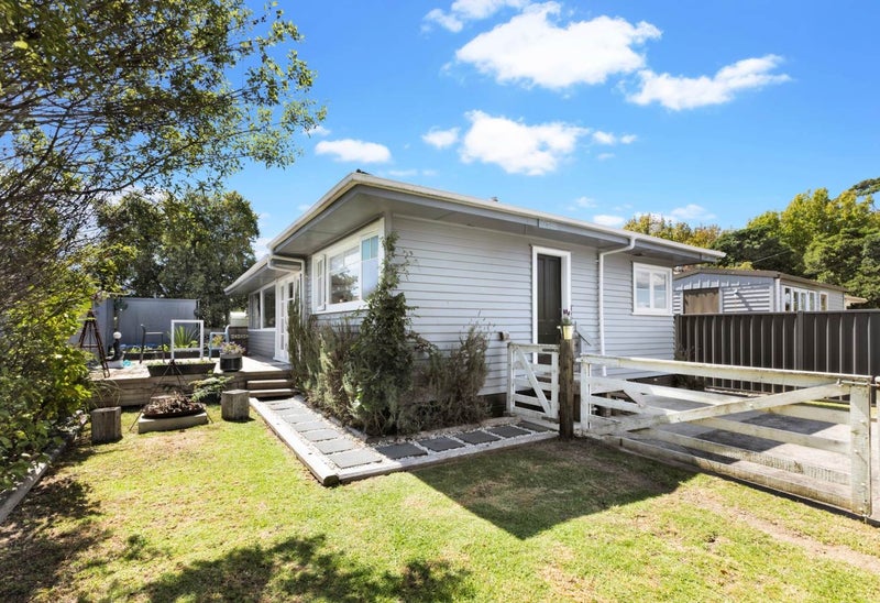 1A Aurea Avenue, Pakuranga, Auckland - Carousel 1