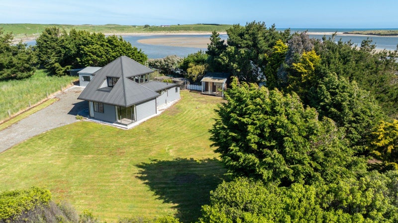 4 Firth Street, Fortrose, Tokanui - Carousel 2