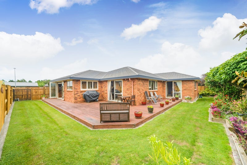 37 Liberty Grove, Kelvin Grove, Palmerston North - Carousel 22