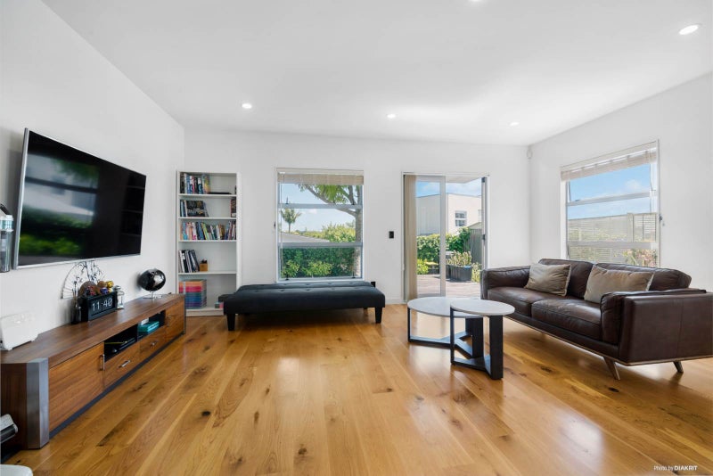 19/40 Scarlet Oak Drive, Schnapper Rock, Auckland - Carousel 2
