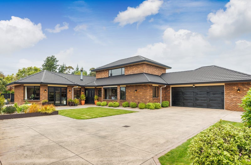 7 Alpine Grove, Kelvin Grove, Palmerston North - Carousel 32